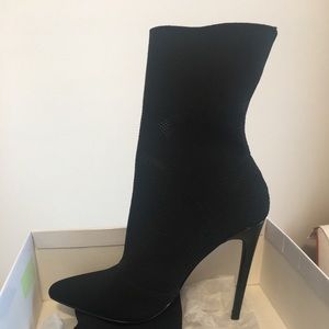 Discreet Boot in Black. Brand new In box.  TTS